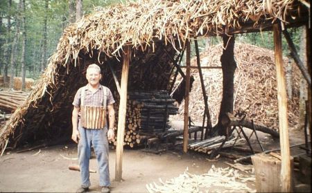 Thiviers La Cabane du Feuillardier