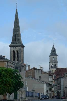 Vue de Thiviers                                                           (photo deschconcept 09 2001)